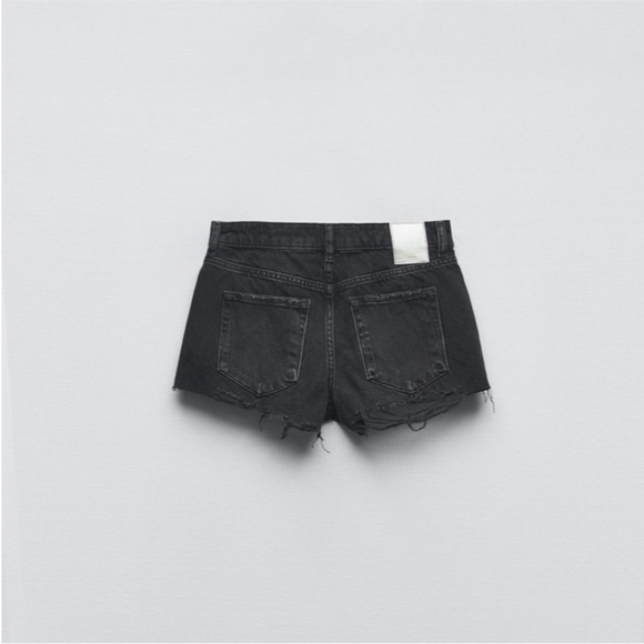 ZARA LOW RISE RIPPED DENIM SHORTS - Picture 3 of 5